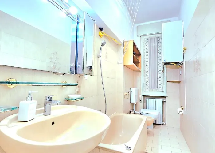 Esclusive * Комаккьо